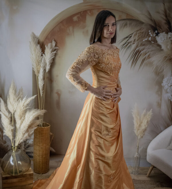 Robe Orange